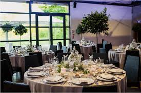 Mariage Sur Le Theme Jardin Anglais A La Cour De Honau A La Wantzenau Mariage Cour Idee Deco Mariage Mariage