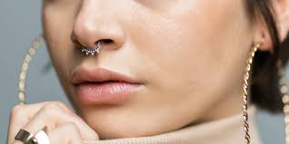 Line your lips with the darker colored lip pencil. 8 Ways To Plump Your Lips Naturally From Scrubs To Collagen