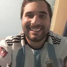 Entonces os volveréis, y discerniréis la diferencia entre el justo y el  malo, entre el que sirve a Dios y el que no le sirve.(Malaquías 3:18) Y  enseñarán a mi pueblo a