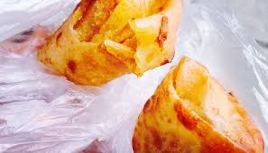The filipino dessert turon is so delicious and popular that if you don't act fast, someone is sure to eat it up. Filipino Snack Turon