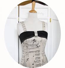 Robe d'été note de musique top robe musique note noir robe femmes chic rétro robe dr1240 coiffe ménage robe rockabilly vintage musique note chemise. Robe Theme Musique En Coton Beige Imprime Instruments Et Notes De Musique Noires Ajustee Sur Le Buste Avec Une Jupe Evasee Et Bandeau Noir Pin Up Anne Sophie Toniazzi Une Creatrice