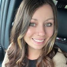 Larissa Hubert's Instagram, Twitter & Facebook