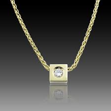 Collier Pendentif En Or Jaune 18k Avec Diamant De 0 18 Cts G Vs Collier Pendentif Collier Pendentif