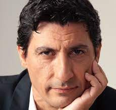 Solfrizzi's early acting career consisted of roles in various films, such as the comedy selvaggi (1995) with enzo greggio. Emilio Solfrizzi