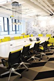 Feature Wall Crisp Clean Co Fortable And Comtemporary Using And A Great Vibrant Pop Of Color Conference Room Design Office Interior Design Office Interiors