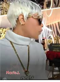 Jèn ayisyen kap Viv st domeng