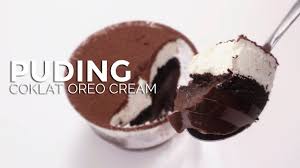 Puding Coklat Pake Topping Oreo Dan Whipped Cream Chocolate Pudding Di 2020 Puding Coklat Cokelat Krim Kocok