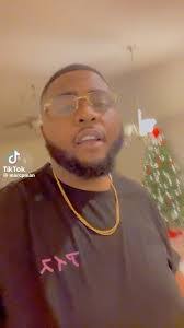 Denise Drummer's Instagram, Twitter & Facebook