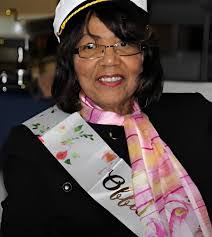 Mae Knox's Instagram, Twitter & Facebook