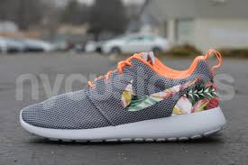 Floral pattern in vintage style. Rosa Bild Nike Roshe Run Mens Floral Print
