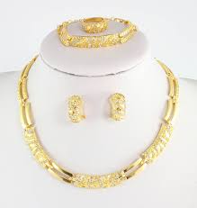 We do not own, produce, host or sell the content displayed on site. Rabatt Gold Indische Brautkleider 2021 Im Angebot Auf De Dhgate Com