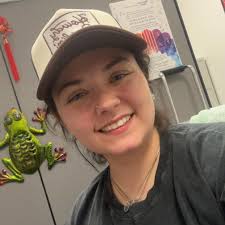 What type of horse feed do you feed/grain?