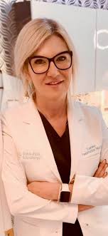 This is crazy to me. I was scrolling through pics and saw this one…my  “natural look” from a few years ago