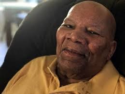 Kari Rollins's Instagram, Twitter & Facebook