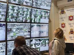Реки вышли из берегов, затоплены многие улицы, потоками воды уносит автомобили. Xisqlovm6au5am