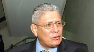 Rueda la cabeza» de Esdras Amado López en el Frente Amplio