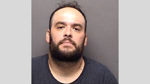 Un hombre identificado como Austin Velez asesina a su papá a tiros al  sufrir una crisis de salud mental