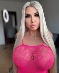 Kary Mel 💓 on X: Dinner with me ? 🥰 t.co0SEgWIiRkc  X