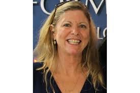 Laura Capp's Instagram, Twitter & Facebook