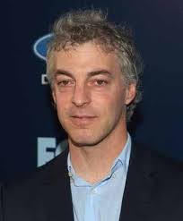 Zoo's' Jeff Pinkner Envisions Rampaging Animals, Global Panic in New CBS  Series