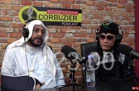 Anak pertama dari 12 bersaudara itu mulai aktif berdakwah di indonesia di usia 32 tahun saat menikah dengan umi nadia. Istri Sering Cemburu Syekh Ali Jaber Tak Pegang Hp Selama Dua Tahun Matamata Com