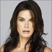 Teri Hatcher Latest News, Bio, Profile, Album, Movie and Photo.