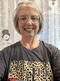 Does the Carnival spirit have a heated pool ?