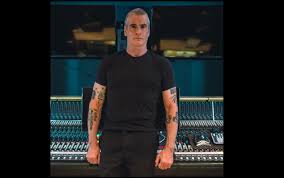 Official twitter for henry rollins. Q A Henry Rollins Talks Black Flag Punk In Los Angeles And Living In The Future Rock Cellar Magazine