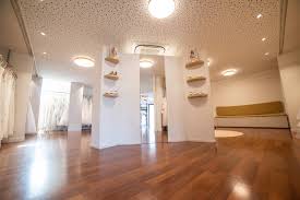 + 25 69 20 93. Moderna Bruidsmodezaak House Of Weddings