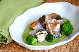 Un saporito e facilissimo contorno i broccoli in padella alla romana. Filetti Di Sgombro In Padella Con Pure Di Broccoli Stagioni Nel Piatto