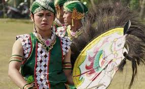 Jenis tari ini merupakan tarian purba yang berasal dari batak toba, sumatera utara. 25 Tarian Daerah Terbaik Berikut Gambar Properti Maknanya