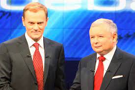 Niejednokrotnie wzrost jarosława kaczyńskiego, który mierzy 168 cm był przedmiotem kpin i docinków ze strony jego. Kaczynski Kpi Ze Wzrostu Tuska