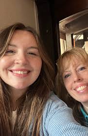 Hello everyone, a small room for rent for a responsible woman, bathroom and  kitchen are shared. Send private message thanks ☺️