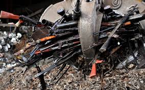 May 15, 2019 · mon pays vend des armes résumé une enquête exclusive et insider initialement conduite pour le documentaire mon pays fabrique des armes.des sources qui proviennent directement de l'appareil d'état.un appel au débat public à l'heure des tensions mondiales et de la mise en cause de l'arabie saoudite, l'un des principaux clients de la france. Les 5 Plus Grands Marchands D Armes Du Monde Amnesty International France