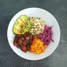 Poke Bowl Croquant Au Thon La Cerise Sur Le Maillot Recette Pokebowl Recette Poke Bowl Recette Thon
