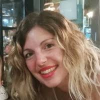 50+ perfiles de «Debora»