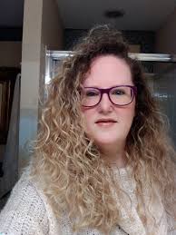 Where to get a decent curly hair cut in Davenport?