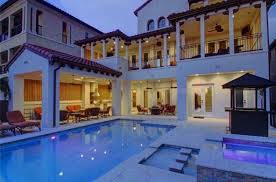 Nfl Athletes Belong To The Ranks Of Highest Earners In The World It S Not Unusual That They Can Live Lavish Lifestyles Mansions Florida Mansion Huge Mansions