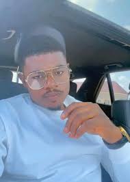 Got to NNPC filling station this morning to buy fuel. While in the queue,  it was the turn of the man before me and there were two pumps in his front.  The