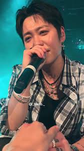 Daniel Boutous Singing Face