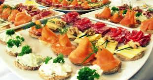 Manifestation hivernale de notre société de consommation, le rituel des cadeaux de noël sous le sapin est ancré dans notre imaginaire commun. Recettes De Toast Et D Apero