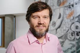 Множество параллельных путей: как происходит спонтанное сворачивание  белков? Интервью с профессором Сколтеха Дмитрием Иванковым