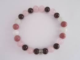 Natural Crystal Bracelet For Attracting Love Handcrafted And Reiki Infused Attracts Lo Crystal Healing Bracelets Natural Crystals Jewelry Healing Bracelets