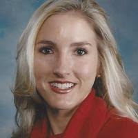 Elizabeth Commander's Instagram, Twitter & Facebook