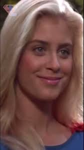 i think it's so cool that helen slater came back to play karas mom #su...