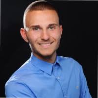 100+ Profile mit dem Suchbegriff „Edwin“