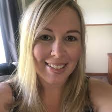 Gayle Hare's Instagram, Twitter & Facebook