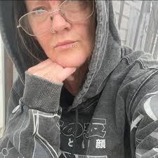 Avoiding Scams in Online Business Transactions with Datu Clara