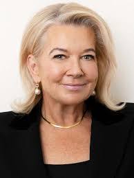 Sharon Gillard's Instagram, Twitter & Facebook