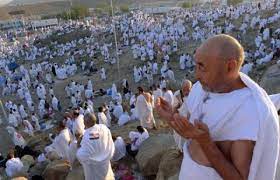Akhirnya waktu di mana jemaah haji menunaikan rukun haji dengan menjalani prosesi wukuf di padang arafah akhirnya tiba. Wukuf Adalah Perjumpaan Ruang Dan Waktu Utama Haji